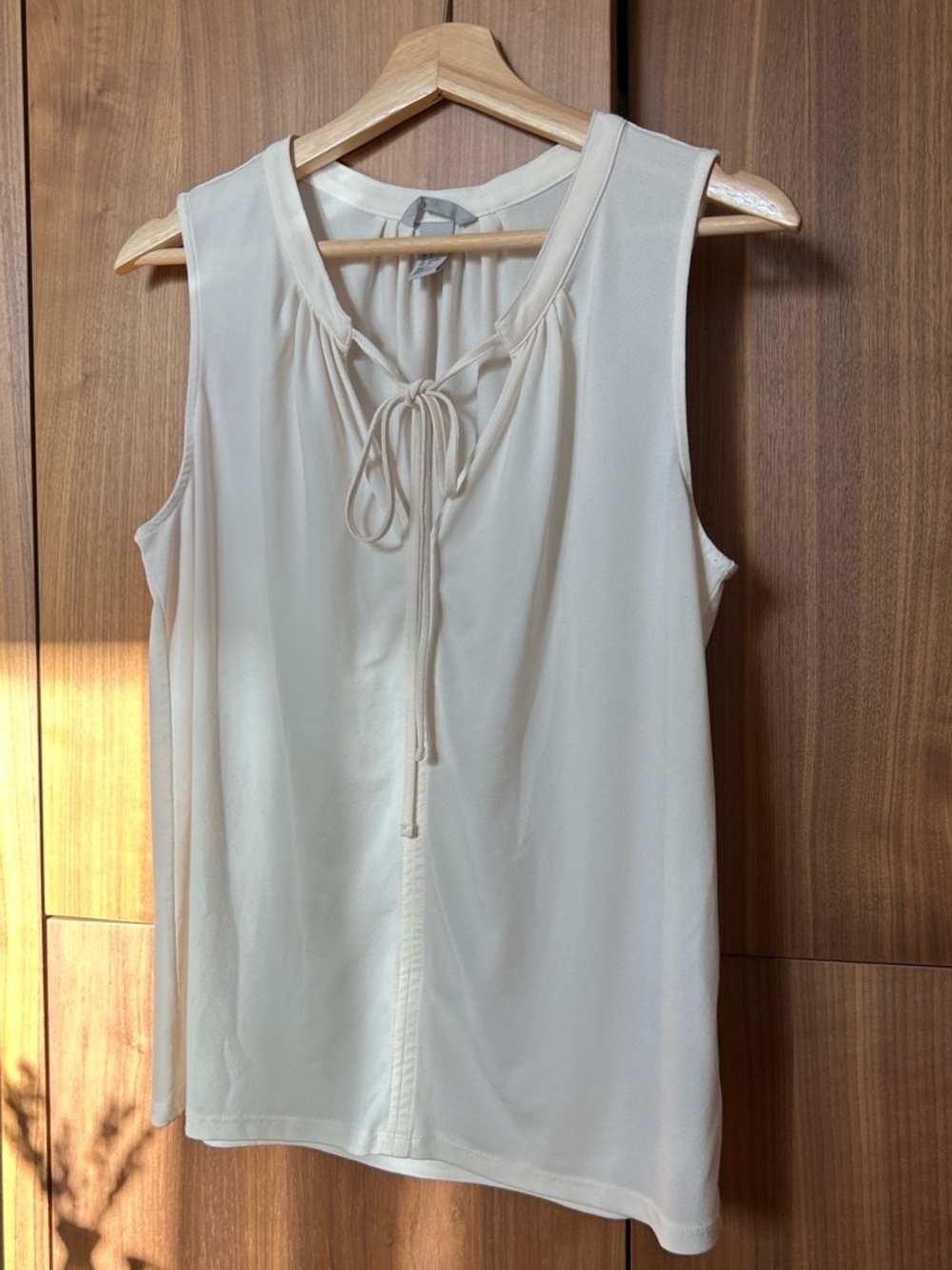 H&M Office Basic Key Hole Sleeveless Top in Cream